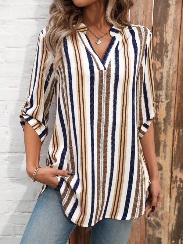 Chemise boutonnée à manches retroussées et rayée pour femme – Image 2